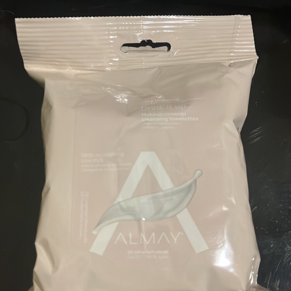 2 Packs Almay Ultra Hydrating Make Up Remover Wipes (3 boxes two in each box)